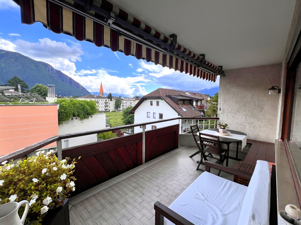 Ampio e Luminoso Quadrilocale con Terrazza Panoramica in Via Guncina – Bolzano Gries