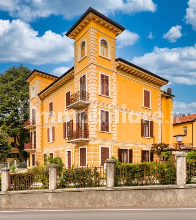 Porzione indipendente in Villa Liberty nel cuore di Gardone Riviera