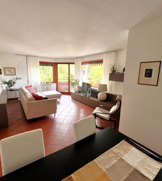 Ampio e Luminoso Quadrilocale con Terrazza Panoramica in Via Guncina – Bolzano Gries