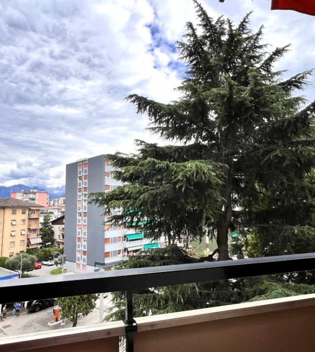 Eleganza e comfort a Bolzano Gries – ampio appartamento con garage 