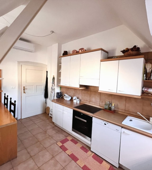 Elegante Dachgeschosswohnung im Herzen der Bozner Altstadt