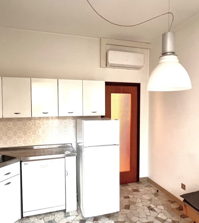 Luminoso ed ampio trilocale in Via delle Fucine