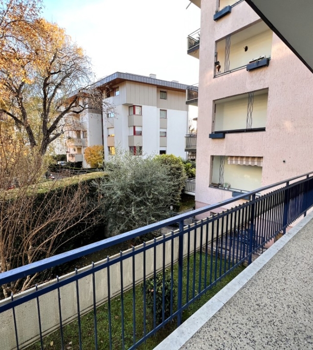 Luminoso ed ampio trilocale in Via delle Fucine