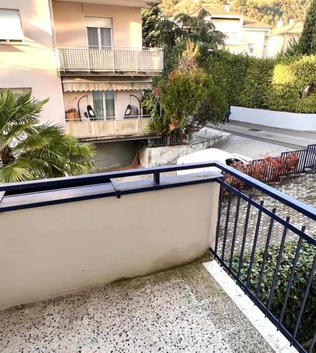 Luminoso ed ampio trilocale in Via delle Fucine