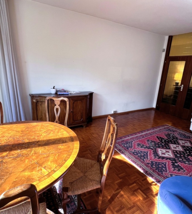 Bolzano Via Segantini – Affascinante appartamento con balcone vivibile esposto a ovest
