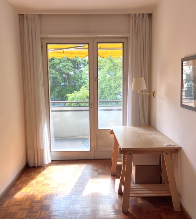 Bolzano Via Segantini – Affascinante appartamento con balcone vivibile esposto a ovest
