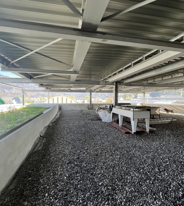 Capannone con piazzale ed uffici a Bolzano Sud