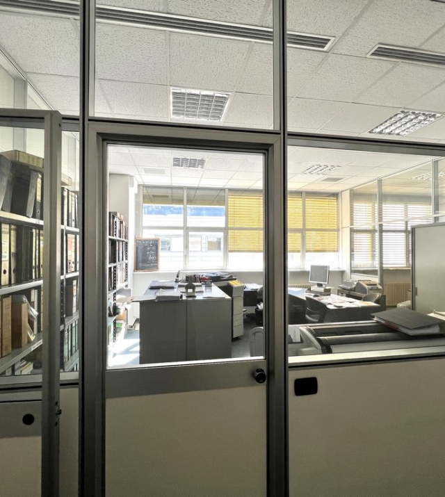 Capannone con piazzale ed uffici a Bolzano Sud